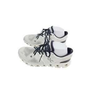 On Cloud Men's White Running Shoes Size 7.M